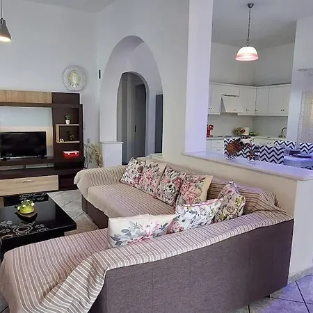 Beautiful House In The Capital Of パロス島